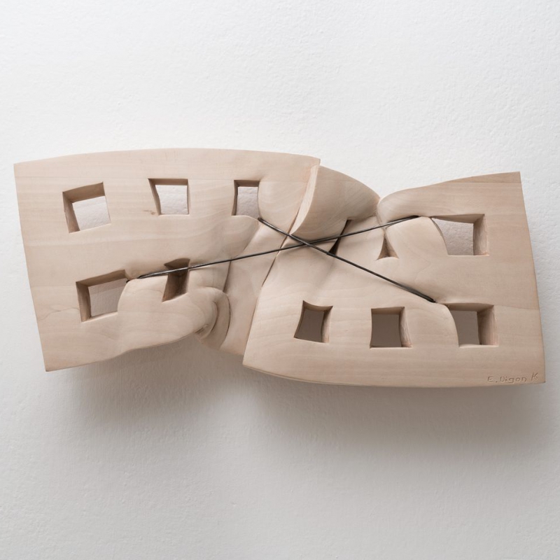 - Hate Love - Relationship 56 x 26 x 9 cm linden wood, wire 2016