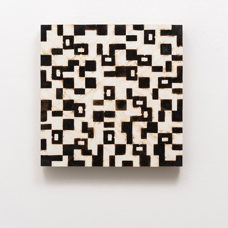  - Untitled_30-2015_burned_wood_plaster_40,5x40_5x6cm