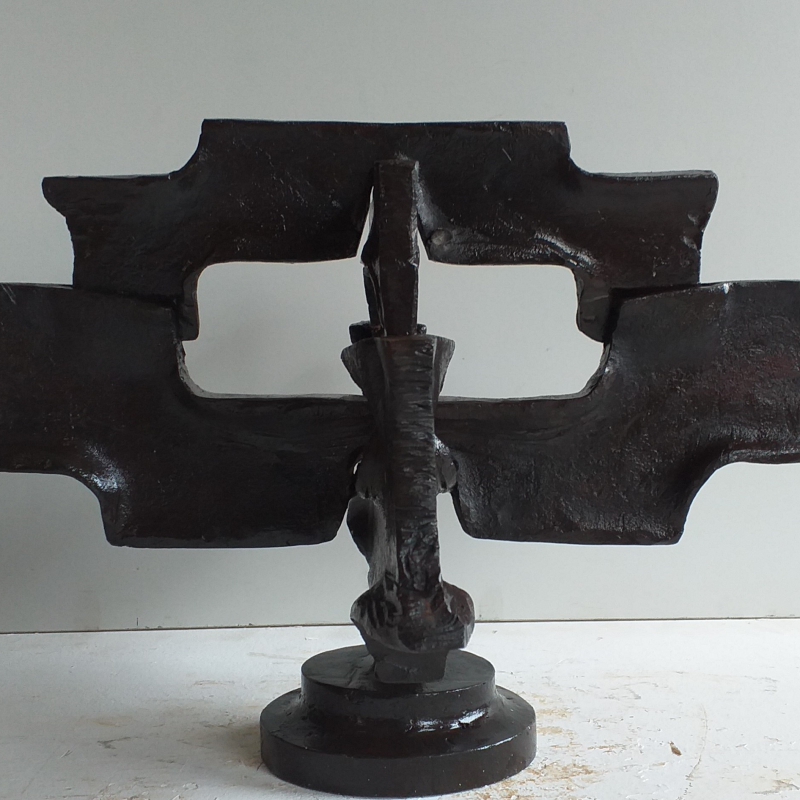 Bruno Vallazza - Bruno Vallazza_Untitled_28x40x40 cm_forged iron