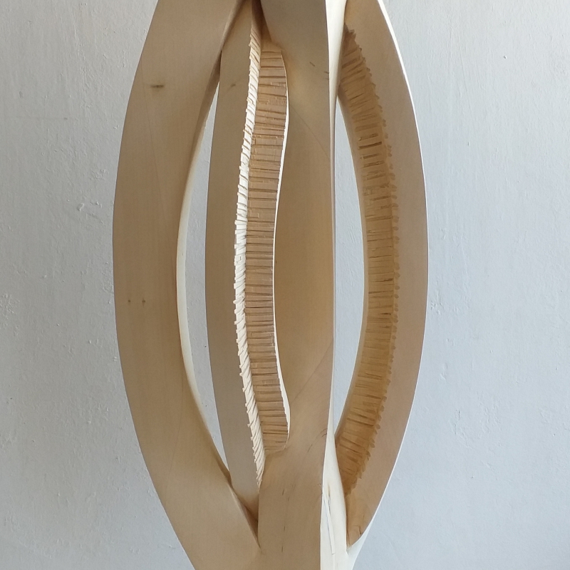 Egon Digon - Egon Digon_vesica piscis_84x33x18 cm_Limewood_2021