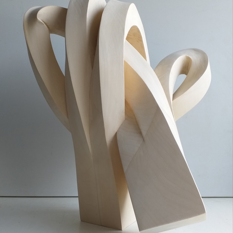 - Egon Digon_comeback _38x37x24cm_Limewood_2021
